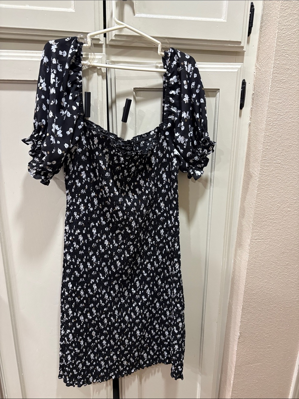 Trixxi Black and White Floral Puff-Sleeve Dress